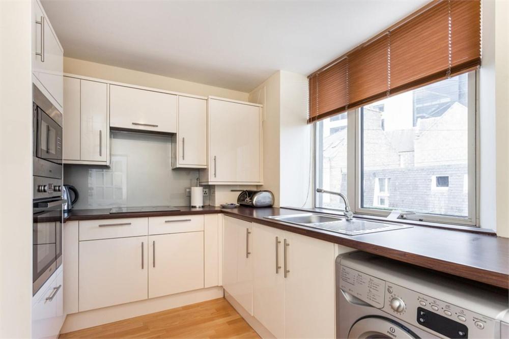 Chapel Street 42B First Floor 1-Bedroom Apartment, Aberdeen City Center Eksteriør bilde